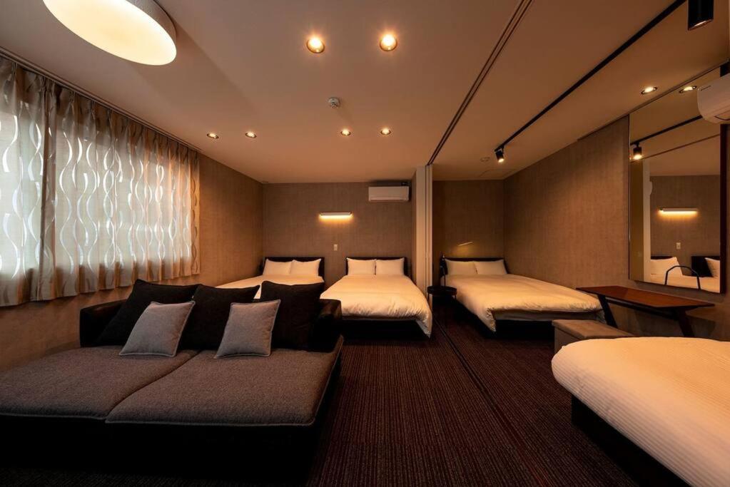 White Crystal Roomb Fukuoka  Exteriör bild