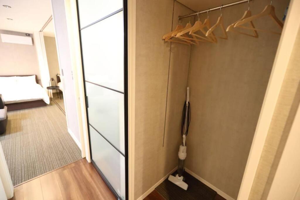 White Crystal Roomb Fukuoka  Exteriör bild