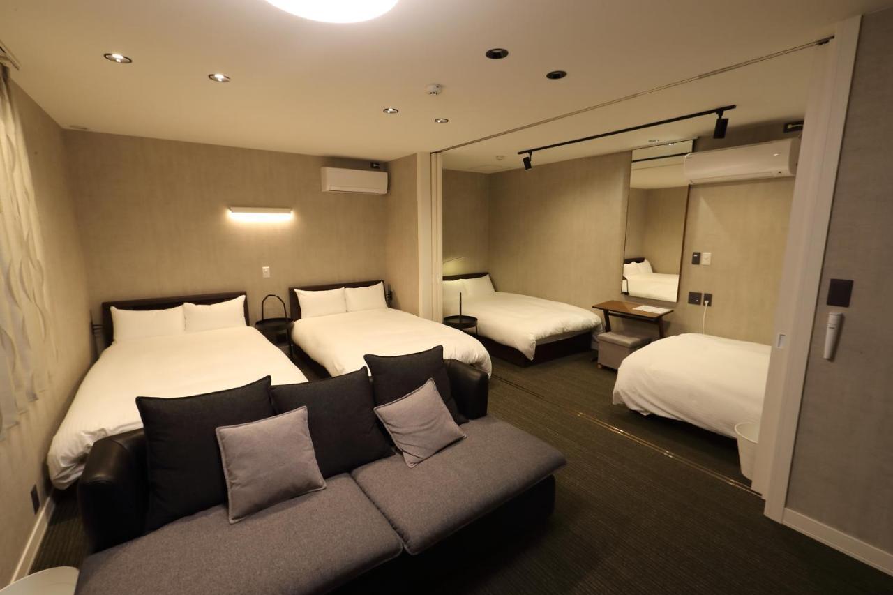 White Crystal Roomb Fukuoka  Exteriör bild