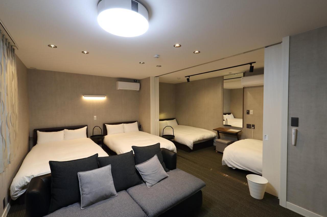 White Crystal Roomb Fukuoka  Exteriör bild